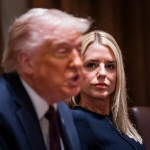 Trump officials spend their taxpayer-funded work day doing chin ups at airport